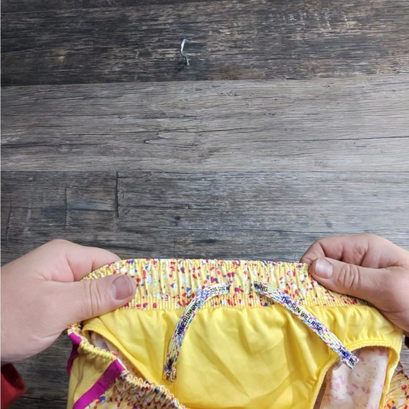 Nike Yellow and Pink Women's Athletic Shorts - Picture 10 of 11